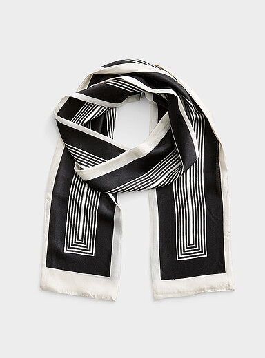 Le foulard double &eacute;paisseur satin&eacute; ray&eacute;
