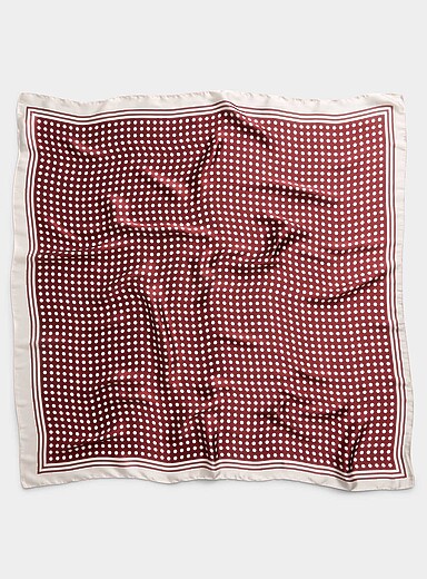 Le foulard &agrave; pois bordures contraste