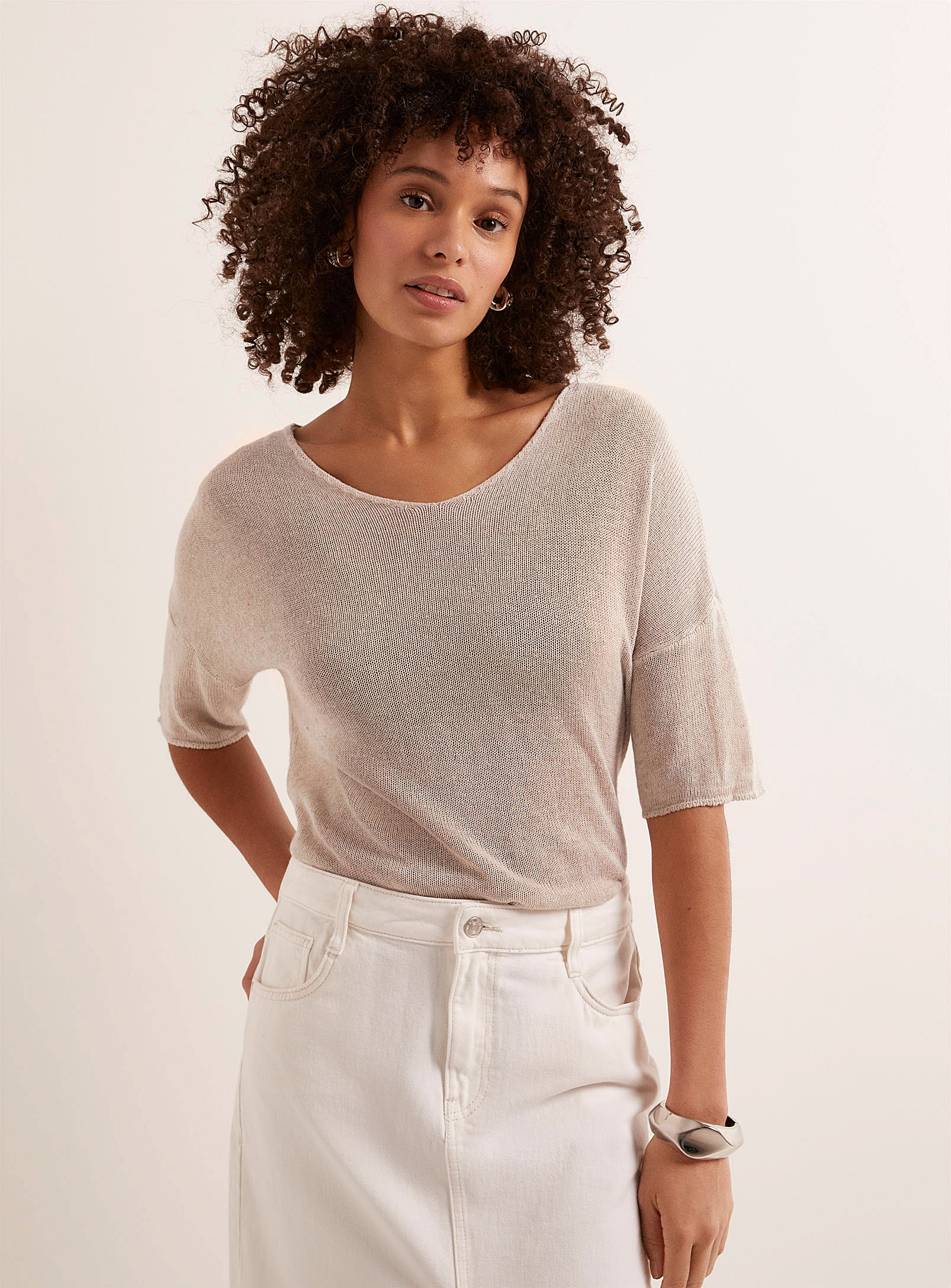 Contemporaine Loose And Flowy V-neck Sweater In Ecru/linen