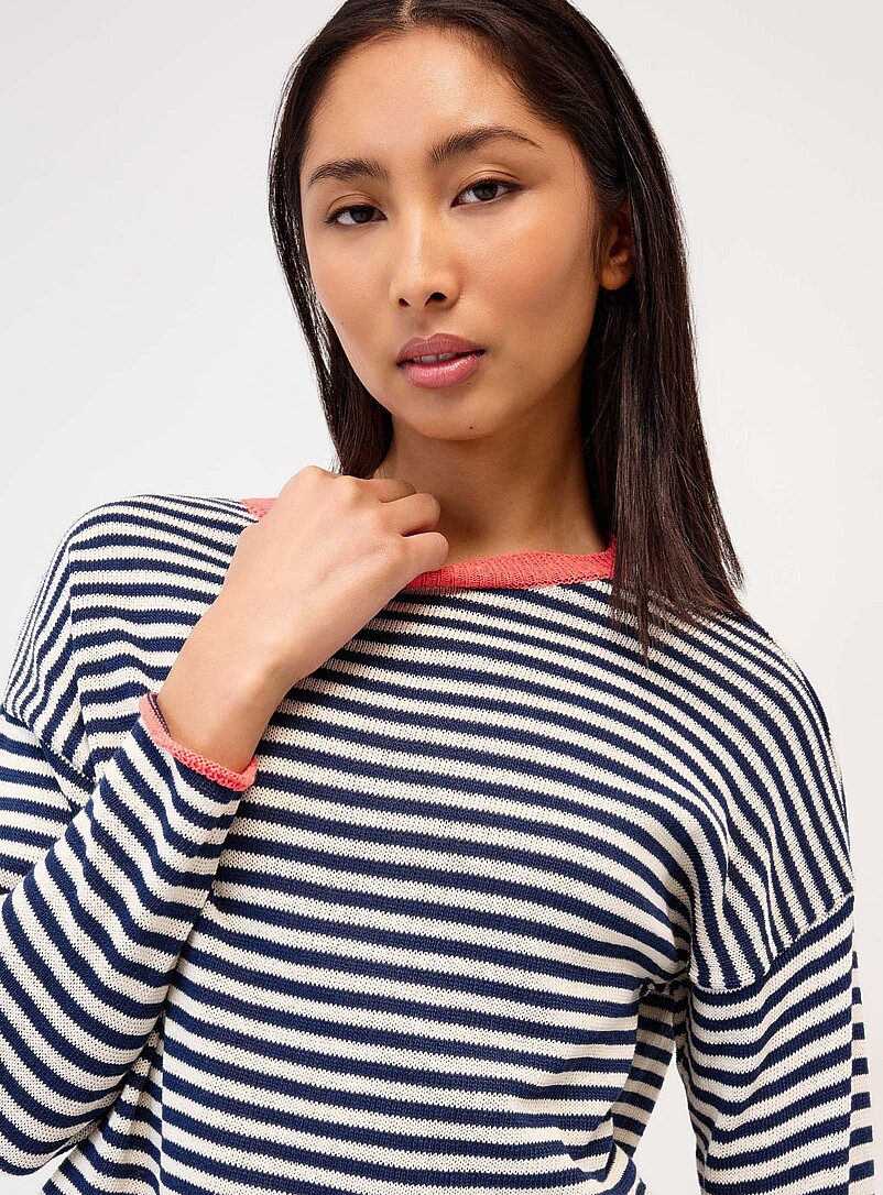 Twik: Le chandail bordures roulott&eacute;es ray&eacute; Bleu marine - Bleu nuit pour femme