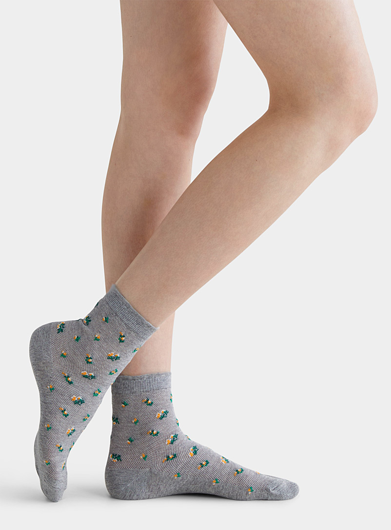 Simons Grey Red floral fishnet ankle sock for women