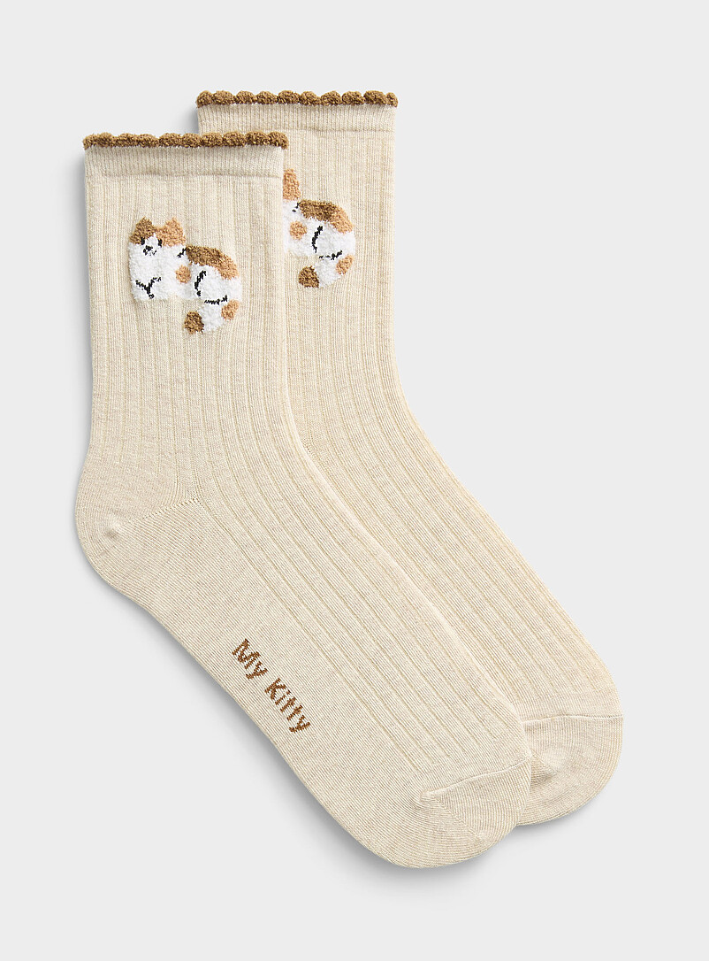 Scalloped-Edge Kitten Ankle Socks