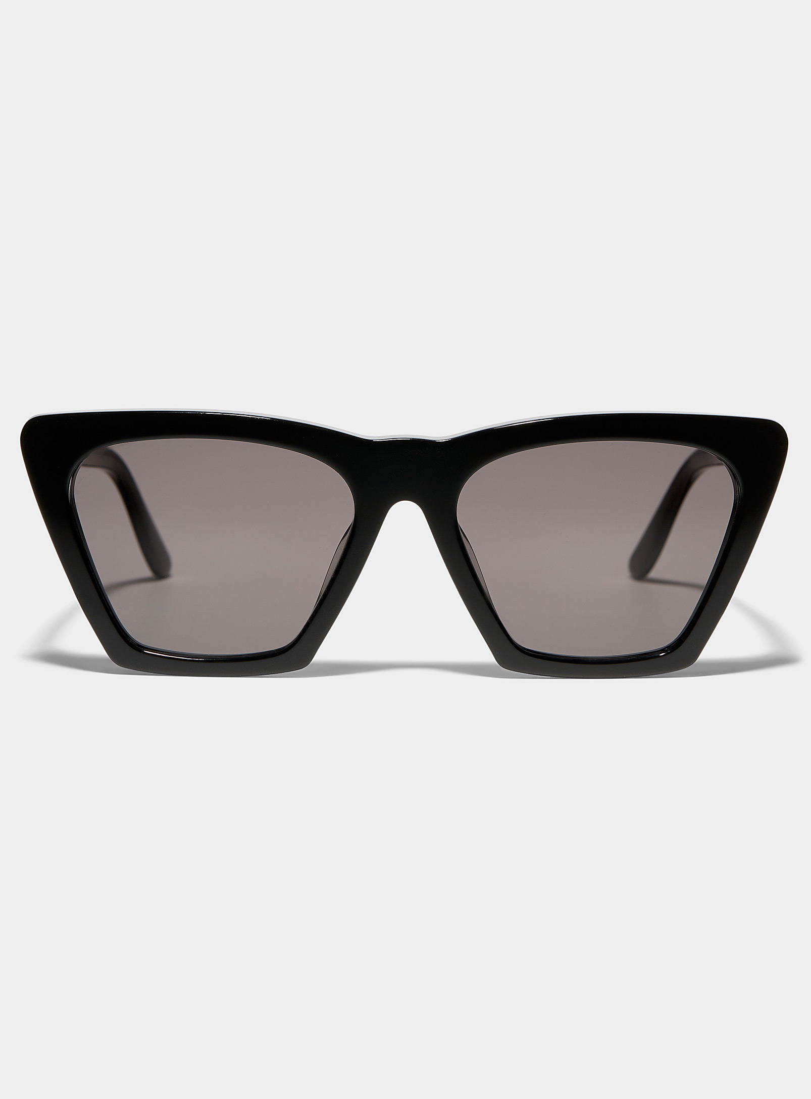Illesteva Lisbon Sunglasses In Black