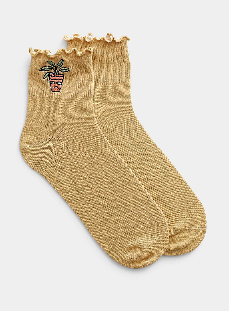 Simons Sand Embroidery ruffled ankle socks for women