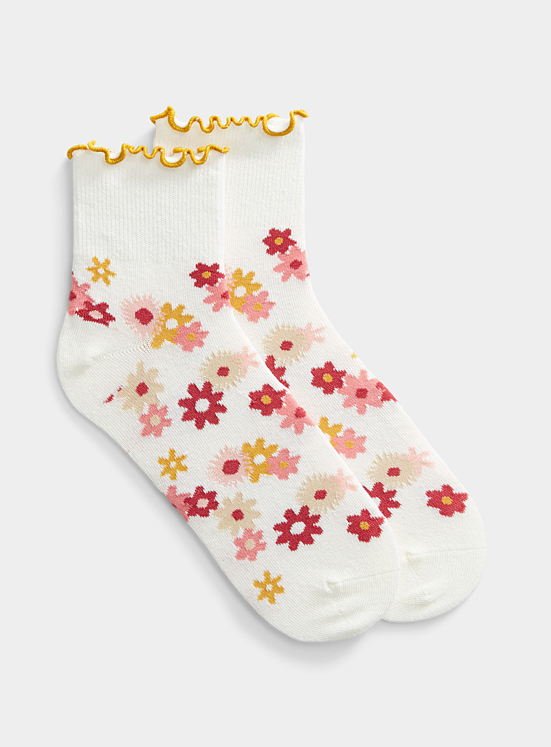 Simons Ivory/Cream Beige Patterned ruffle ankle sock for women