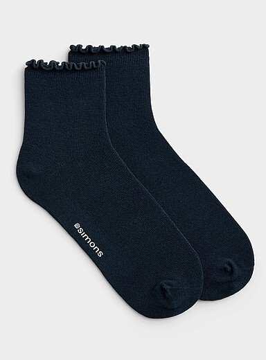 Solid lettuce-trim ankle socks