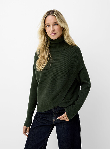 Contemporaine: Le chandail crois&eacute; col roul&eacute; Vert fonc&eacute; - Mousse pour femme