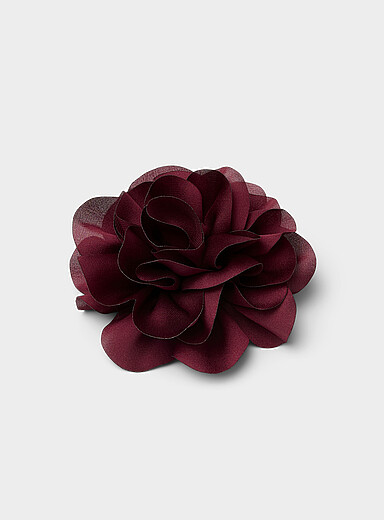 La broche fleur d&ocirc;me