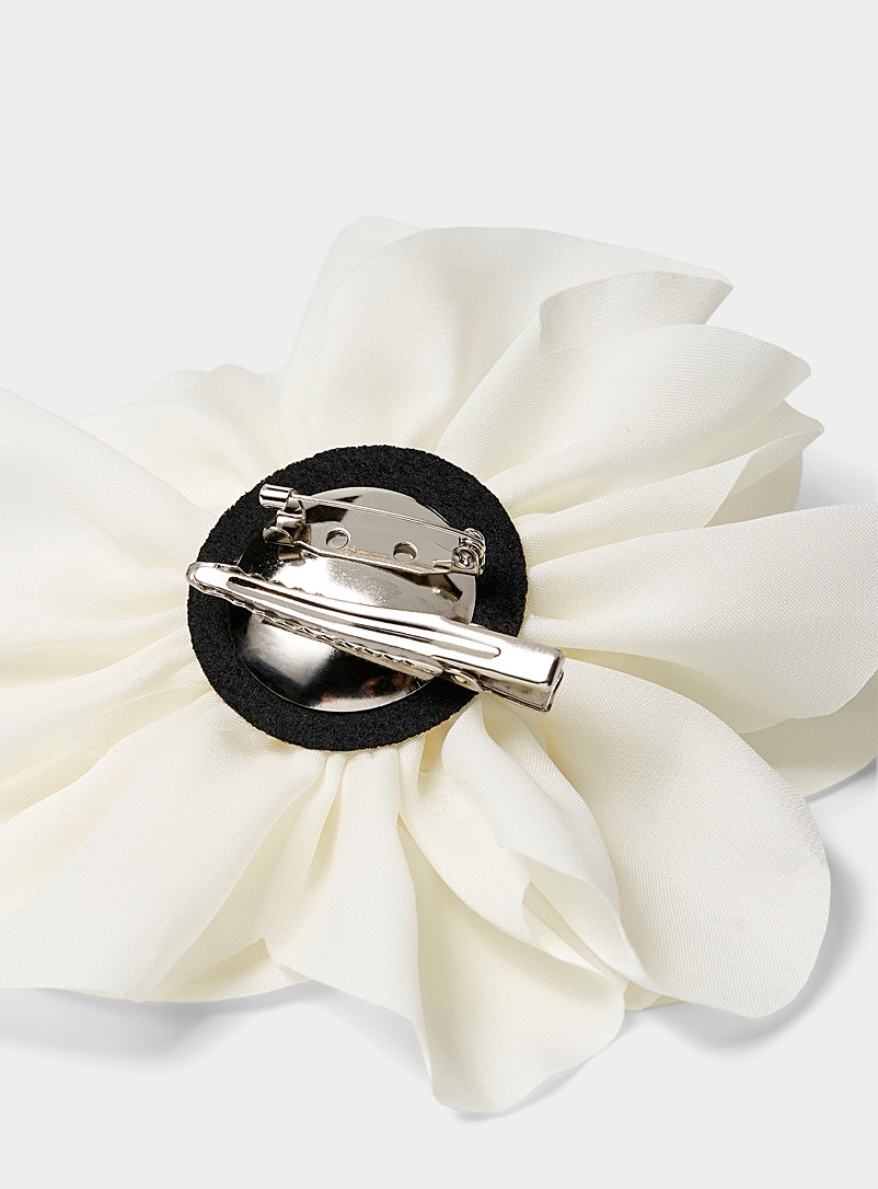 Large flower brooch product image 2