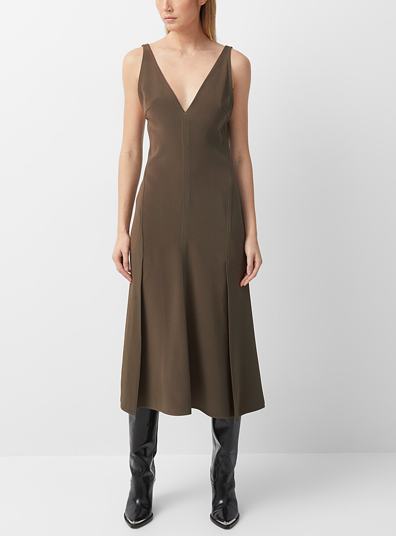 Victoria Beckham: La robe col V plongeant Kaki chartreuse pour femme