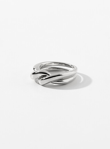 La bague anneaux entrelac&eacute;s