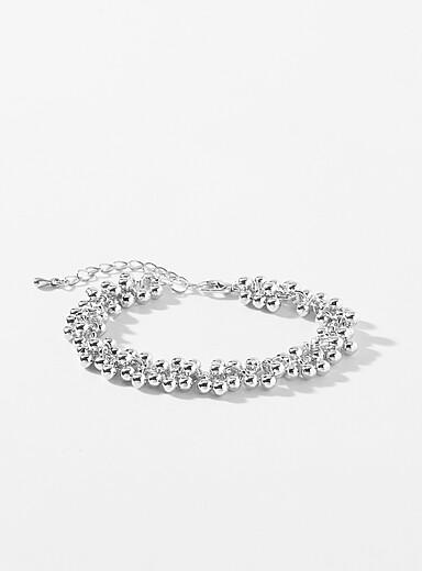 Fluid-bead bracelet