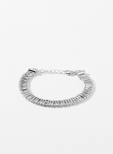 Plate and micro-bead chain bracelet