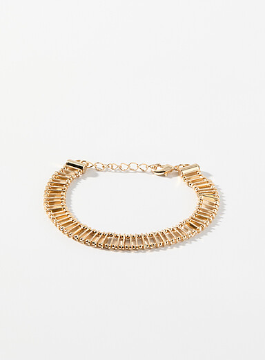 Plate and micro-bead chain bracelet