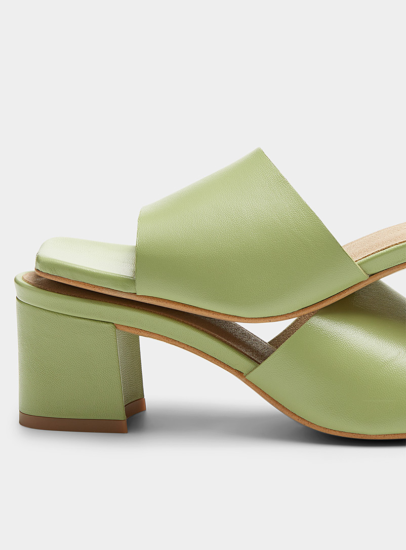 Simons: La sandale talon bloc bout carré Vert pâle-lime pour femme