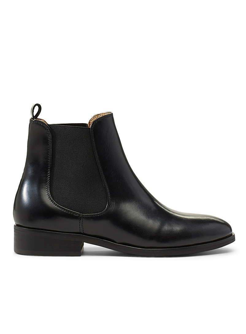 Leather Chelsea boots | Simons | Women's Flats: Ballet, Loafer and more ...