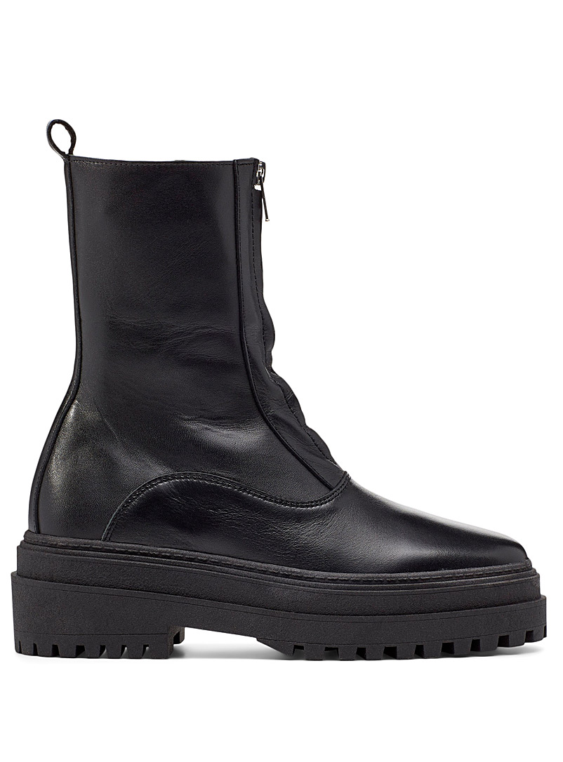 Simons Black Oversized leather boot for women