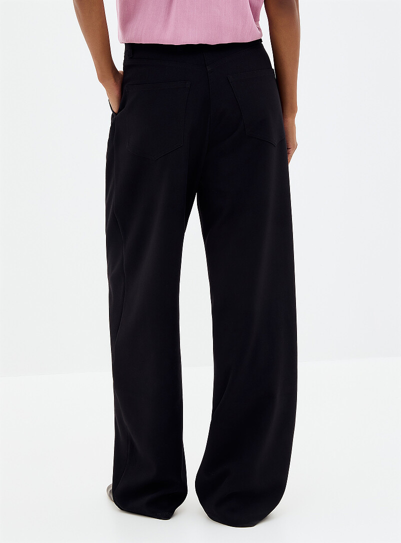 Sams&oslash;e  Sams&oslash;e Black Saharper pleated pant <b>Fit: Wide leg, mid rise</b> for women