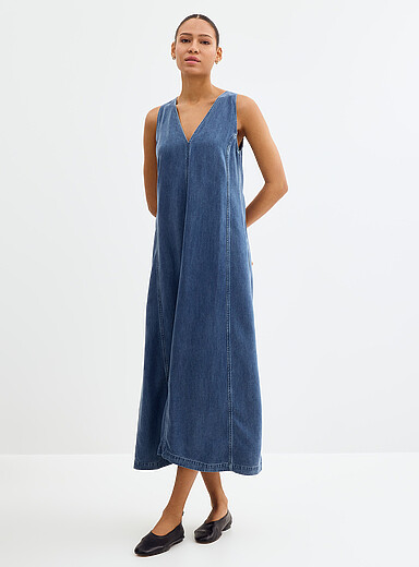 Sams&oslash;e  Sams&oslash;e: La robe denim fluide &agrave; col V Bleu pour femme