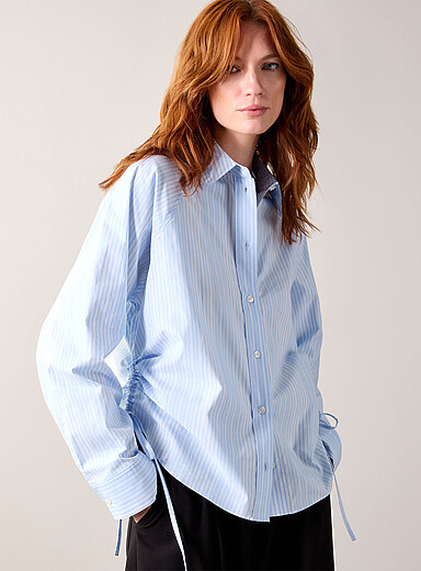 La chemise ray&eacute;e cordons lat&eacute;raux Sarita