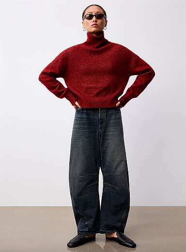 Topstitched relaxed jean <b>Fit: Barrel leg, mid rise</b>