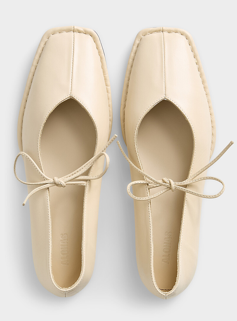Sway Bow Leather Ballet Flats Women