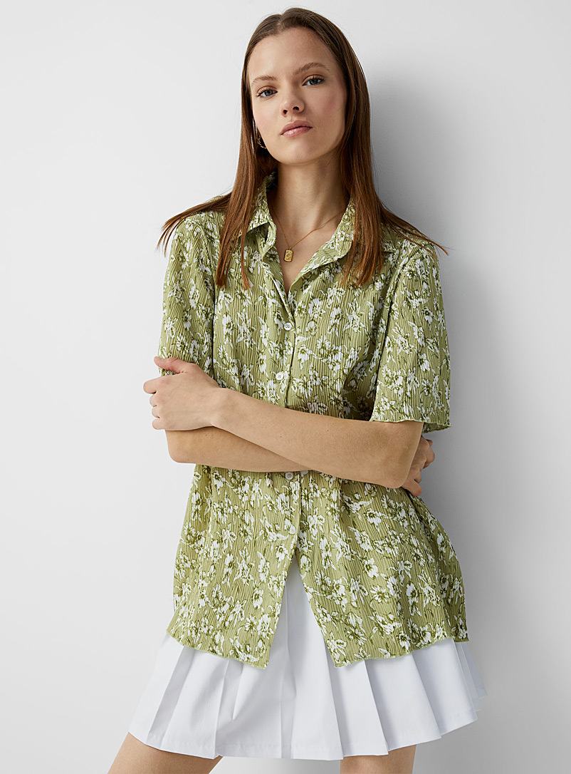 Twik: La chemise voile plissé sauge à fleurs Vert à motifs pour femme