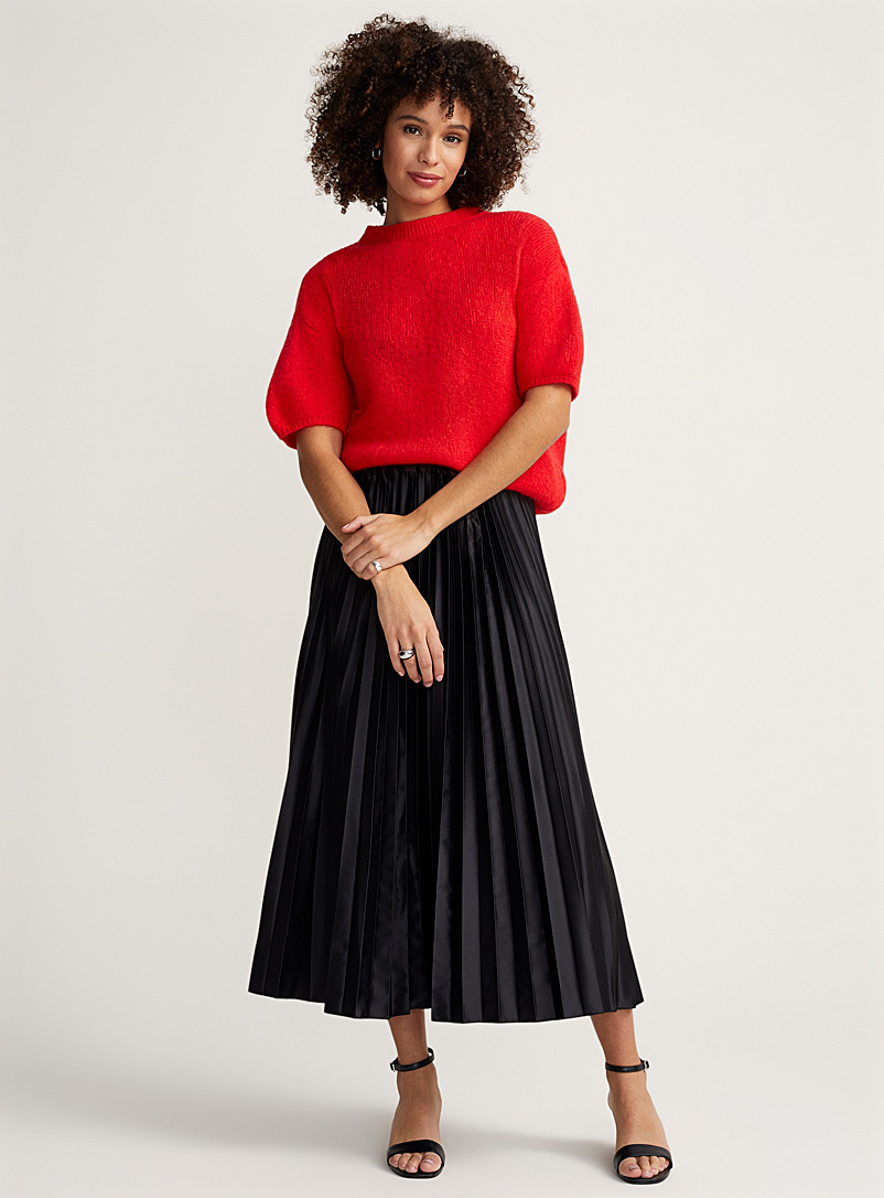 Contemporaine Black Satiny pleated skirt for women