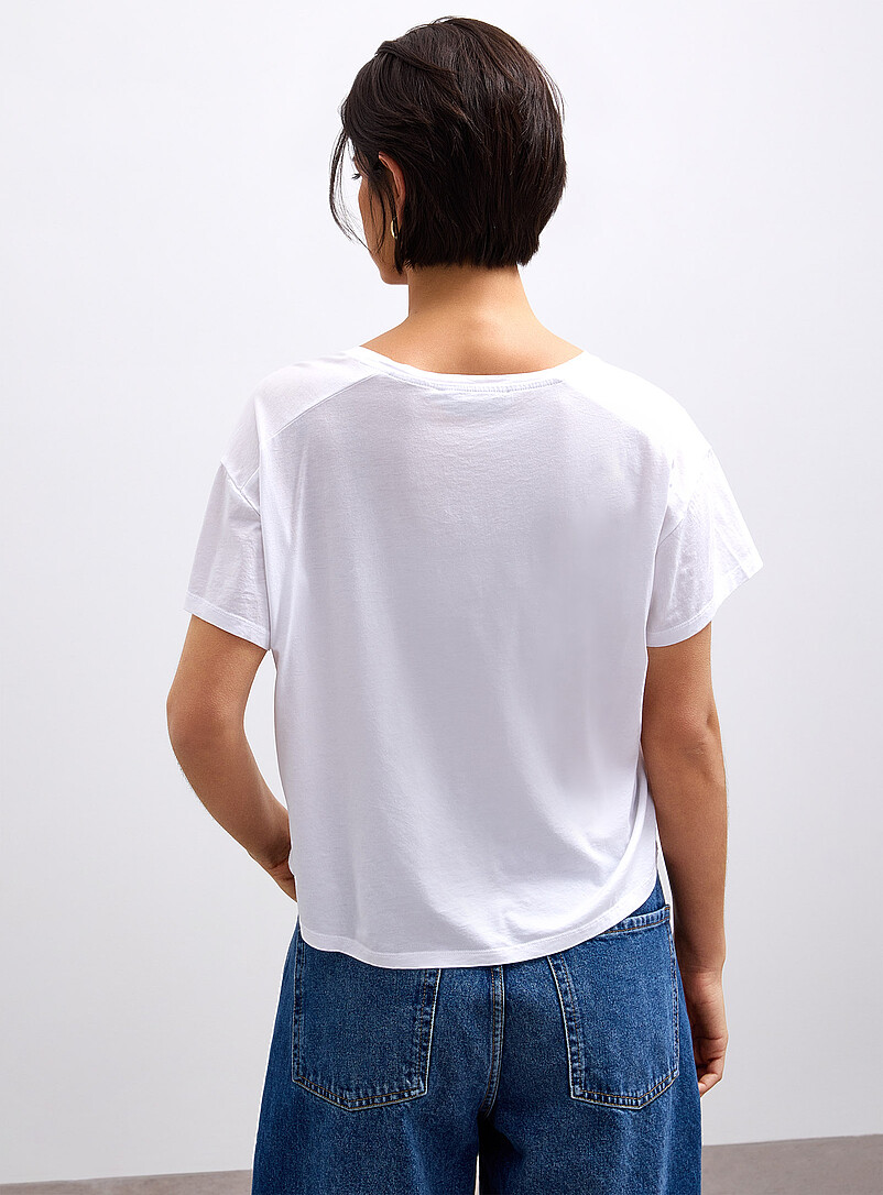 Contemporaine: Le t-shirt carr&eacute; &eacute;court&eacute; ultradoux Blanc pour femme