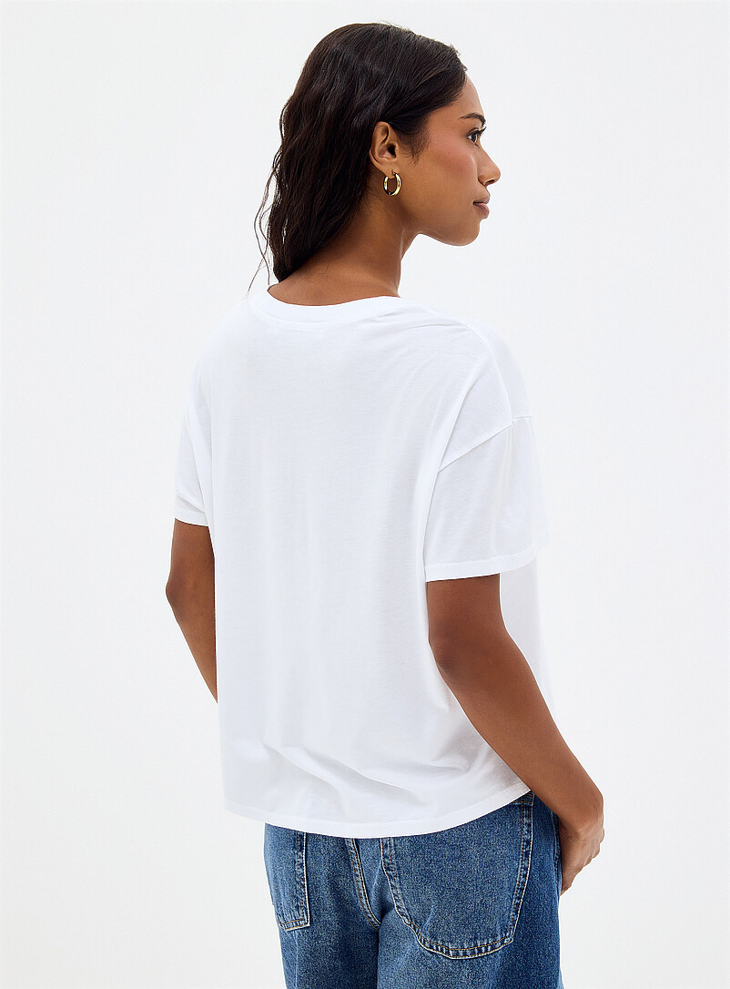 Contemporaine White Flowy solid boxy-fit T-shirt for women