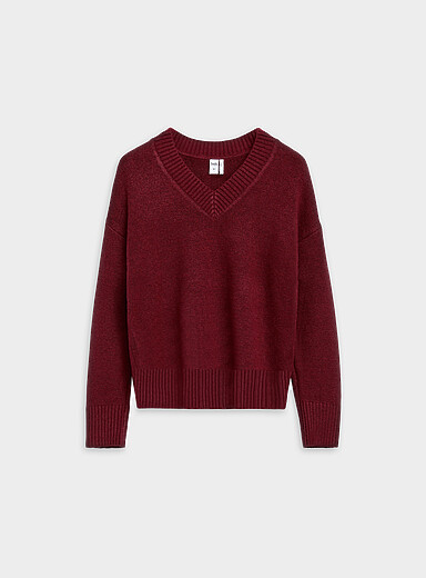 Twik: Le chandail col V tricot pelucheux Bourgogne pour femme