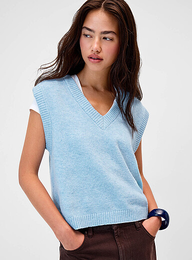 Twik: Le d&eacute;bardeur col V doux tricot Bleu assorti pour femme