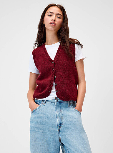 Twik: Le gilet tricot pelucheux Bourgogne pour femme