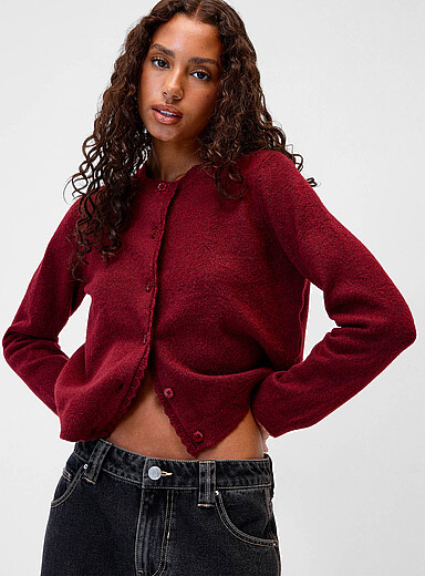 Le cardigan carr&eacute; bordure festonn&eacute;e