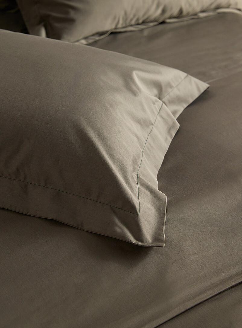 Egyptian cotton and bamboo rayon duvet cover set 330-thread-count product image 2