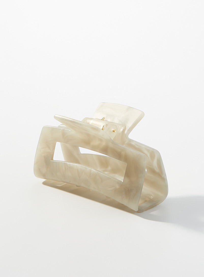 Large geo-pattern clip product image (primary)