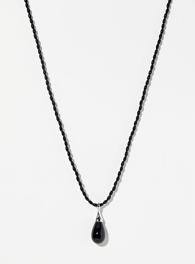 Le long collier billles ovales et m&eacute;daillon goutte
