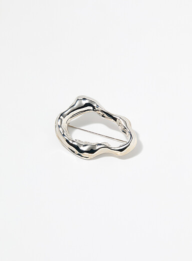 Organic shape brooch