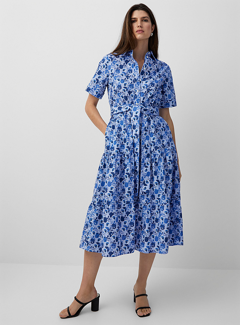 Contemporaine: La robe chemise bouquet somptueux Faite avec un tissu Liberty Bleu à motifs pour femme