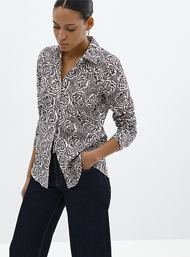 La chemise en fleurs <b>Faite d'un tissu Liberty Fabric</b>