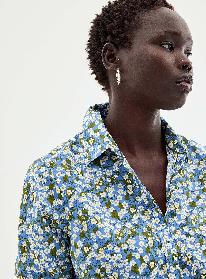 Contemporaine: La chemise en fleurs <b>Faite d'un tissu Liberty Fabric</b> Rose &agrave; motif pour femme