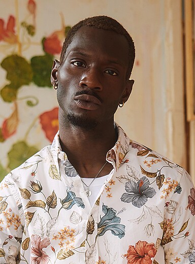 La chemise floraison trac&eacute;e Coupe confort <b>Faite d'un tissu Liberty Fabric</b>