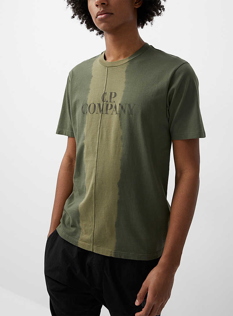 C.P. Company: Le t-shirt kaki bande délavée Vert foncé-mousse-olive pour homme