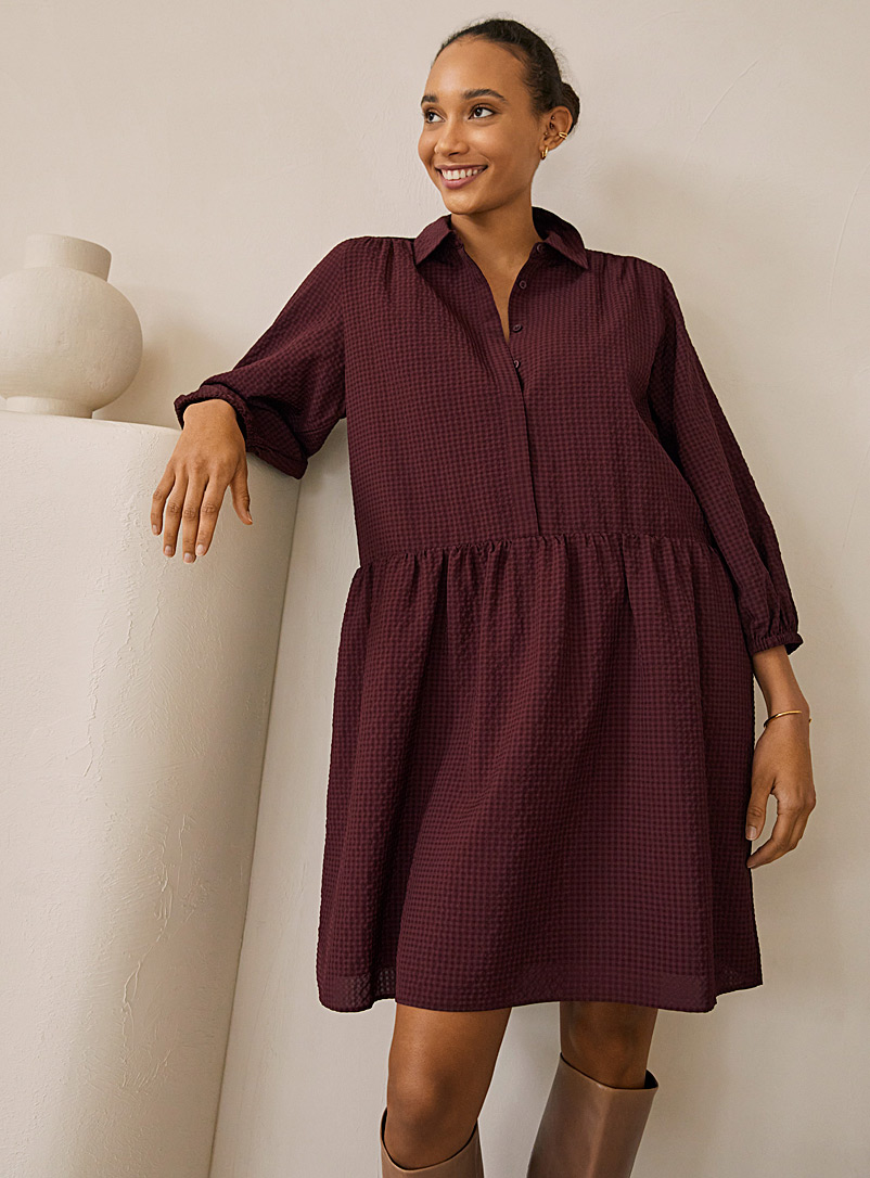 Contemporaine: La robe chemise seersucker quadrillé Rouge moyen-framboi-ceris pour femme