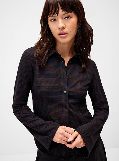 La chemise cintr&eacute;e imprim&eacute;e