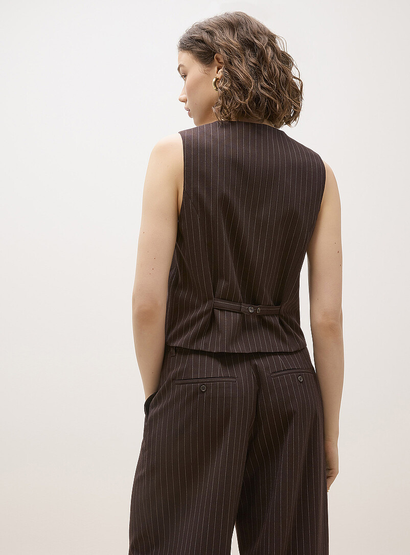 Twik: Le gilet habill&eacute; petits boutons Chocolat - Espresso pour femme
