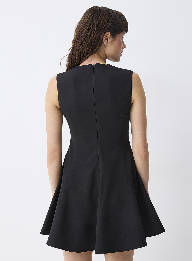 Twik: La robe habill&eacute;e &eacute;vas&eacute;e taille cintr&eacute;e Noir pour femme