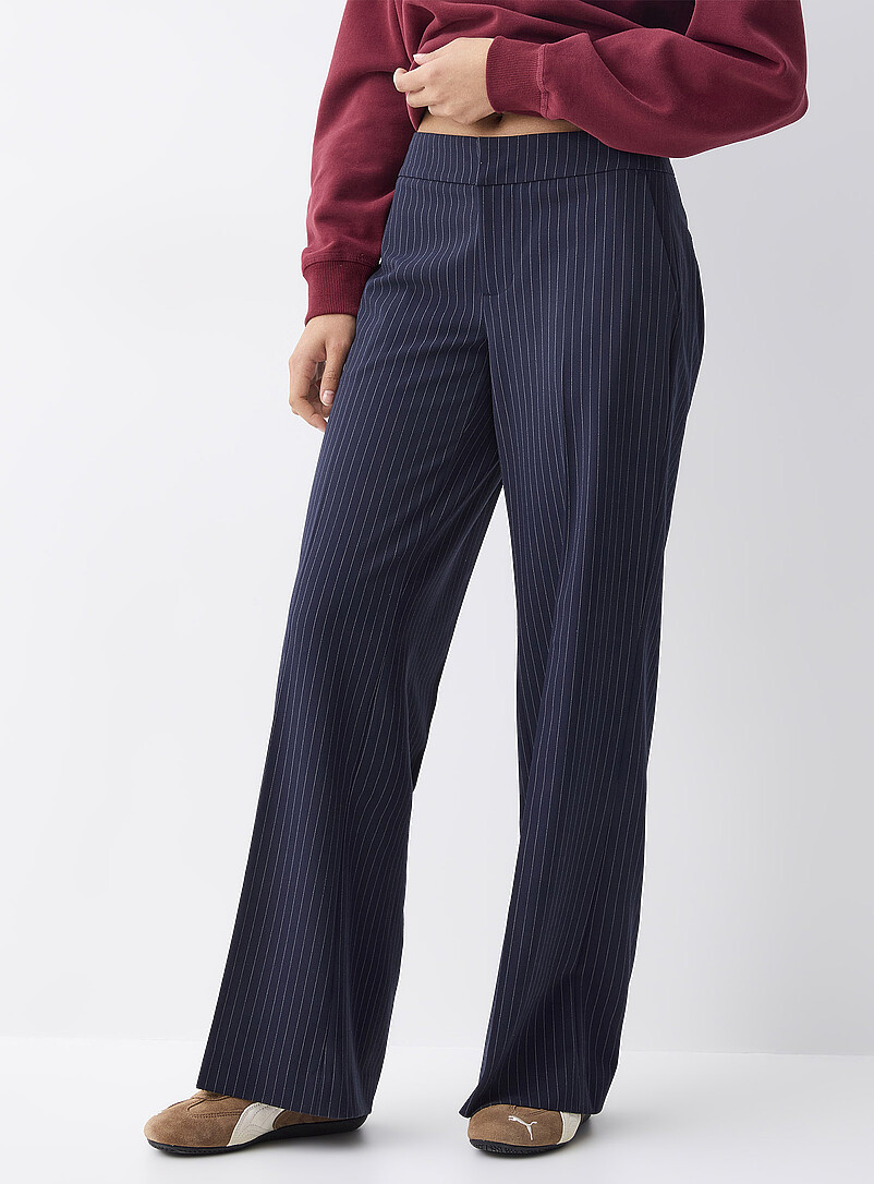 Twik: Le pantalon habill&eacute; large &agrave; plis Noir pour femme