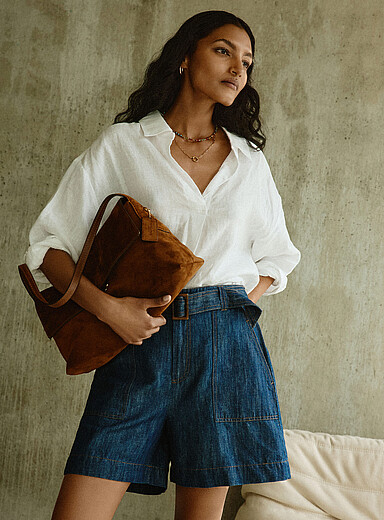 Le short denim l&eacute;ger ceintur&eacute; <b>Coupe : jambe large, taille tr&egrave;s haute</b>