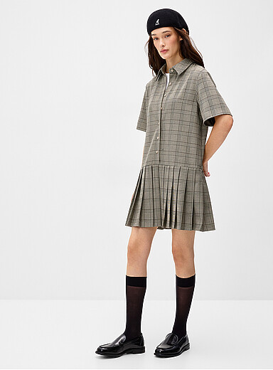 Twik: La robe col chemise jupe pliss&eacute;e Carreaux fins bruns pour femme